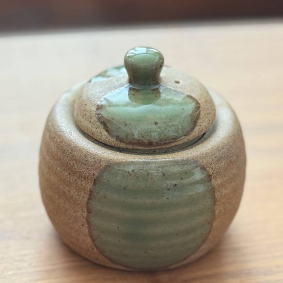Rustic Stoneware Pottery Lidded Jar with vent; Light Brown and Green; Ga… - Picture 2 of 6